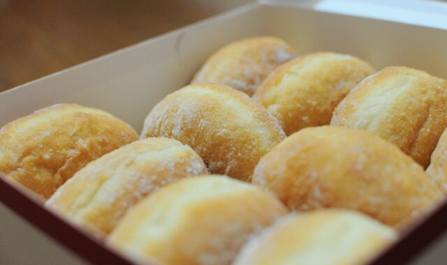 donuts, bread, sugar, sweet, bakery, snack, treat, dessert, box