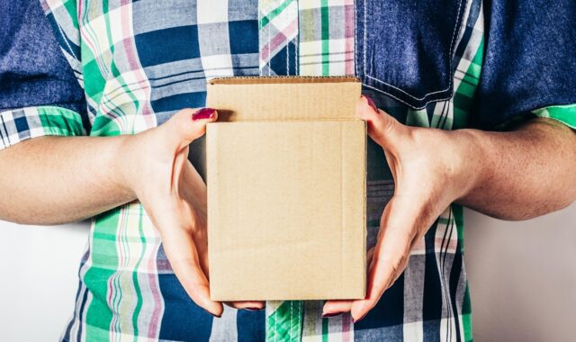 box, carton, recycling, garbage, trash, waste, copy space, package, packaging, post, mail, parcel, present