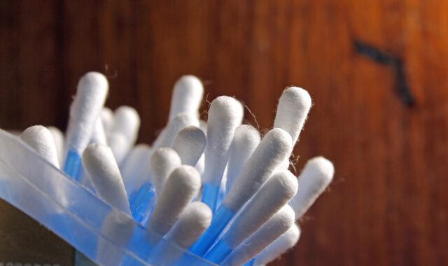 cotton swabs, flexible rods, swab pot, clean ears, cleaning ears, cotton stalks