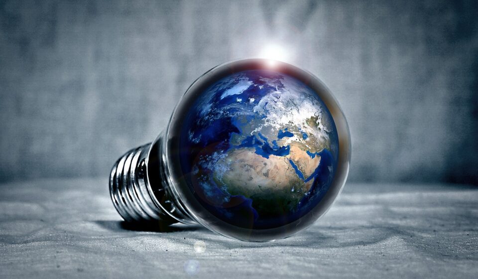 earth, planet, continents, light, pear, lightbulb, flashes, energy, energy transition, energy generation, bulbs, experiment, innovation, environmentally friendly, electricity, environment, electric light, energy saving, earth, innovation, innovation, innovation, innovation, innovation, energy saving