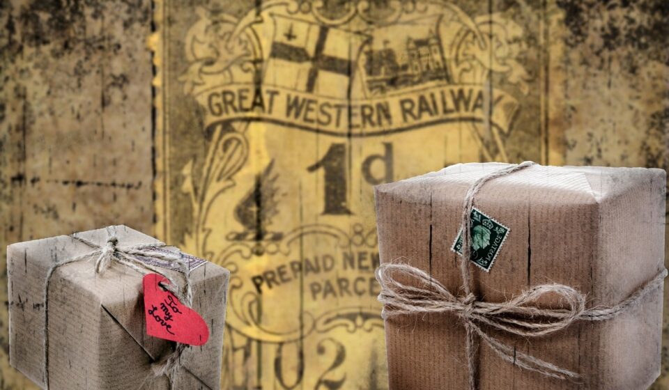 cardboard, box, paper, old, close-up, heap, square, string, nobody, delivering, copy, merchandise, craft, warehouse, business, brown, blank, shipping, packing, symbol, rope, distribution, gift, bow, freight, tied, carton, send, cargo, brown gift, brown box