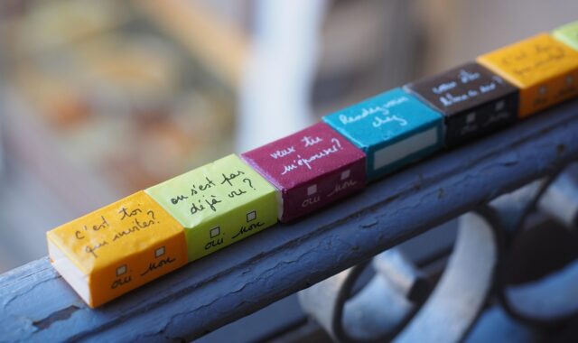 sugar cubes, sugar, packed up, packaging, proverbs, french, multicoloured, coloured, colorful, sugar lumps, carbohydrates, household sugar, crystalline, energy, dice, unhealthy diet, sweet, sweetener, granulated sugar, cute, unhealthy, calories, food, staple food, raw material, nourishment, sweeteners