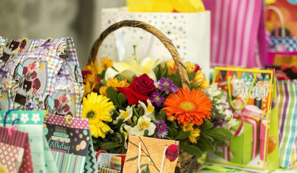 gift, surprise, gifts, package, packaging, decor, this, happy birthday, joy, anniversary, wrapped, celebration
