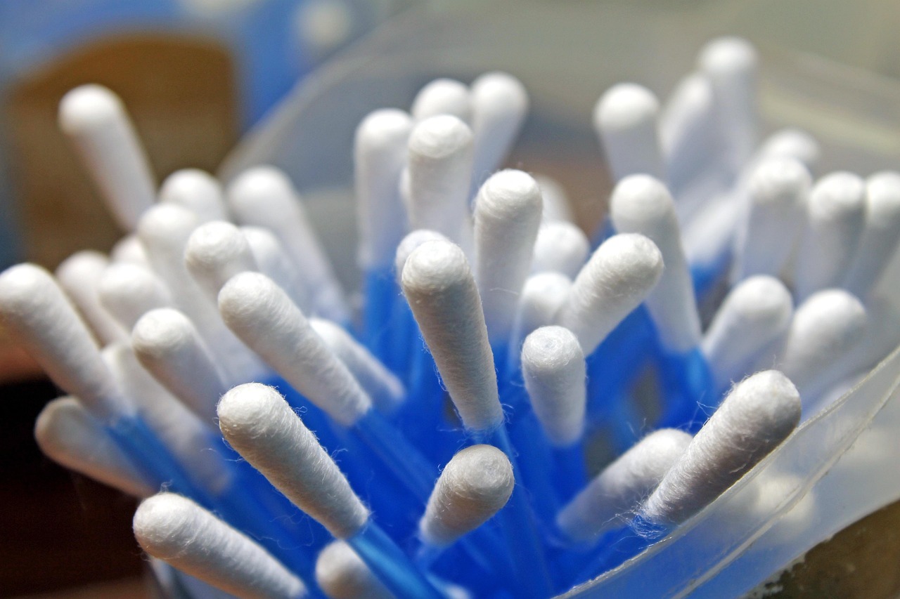 cotton swabs, flexible rods, swab pot, clean ears, cleaning ears, cotton stalks, cotton swabs, cotton swabs, cotton swabs, cotton swabs, cotton swabs, clean ears, cleaning ears, cleaning ears
