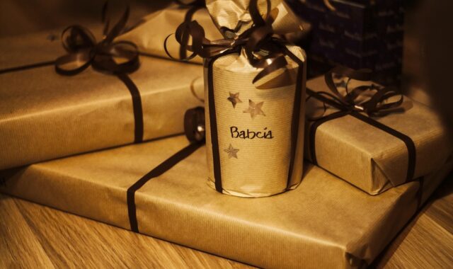 gifts, wrapping paper, presents, christmas, paper, xmas, ribbon, celebration, wrapping, surprise, package, grandma, brown paper, brown presentation, brown gift, brown surprise, brown celebrate, gifts, wrapping paper, ribbon, wrapping, wrapping, package, grandma, grandma, grandma, grandma, grandma