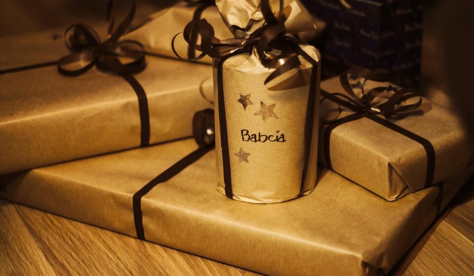 gifts, wrapping paper, presents, christmas, paper, xmas, ribbon, celebration, wrapping, surprise, package, grandma, brown paper, brown presentation, brown gift, brown surprise, brown celebrate, gifts, wrapping paper, ribbon, wrapping, wrapping, package, grandma, grandma, grandma, grandma, grandma
