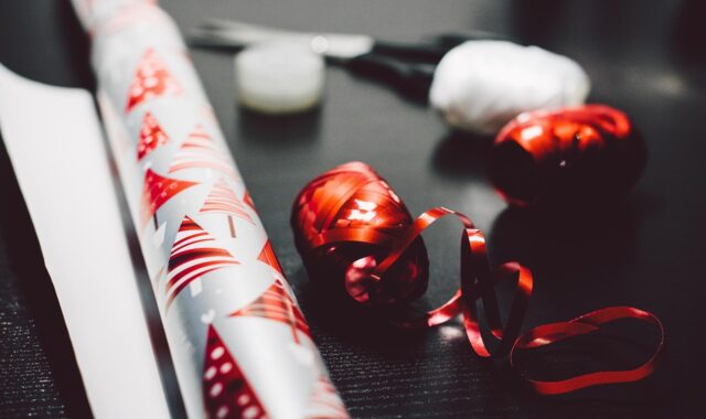 paper, gift, christmas, present, ribbon, wrapping, red, white, decoration, design, surprise, decor, happy birthday, party, symbol