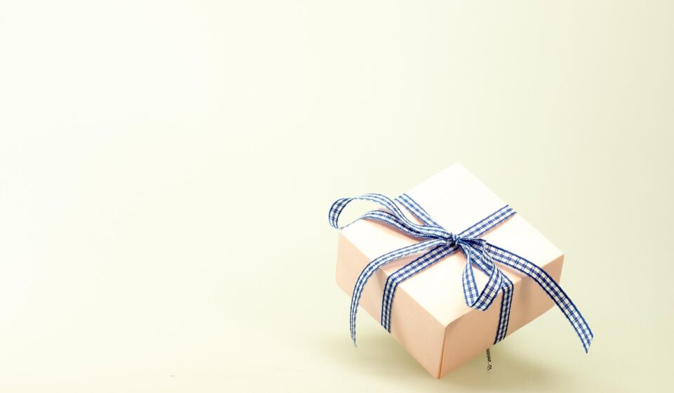 gift, parcel, surprise, ribbon, christmas, christmas party, packaging, christmas shopping, date of birth, package, give a gift, present, wrapped up, packed up, gift wrapping, gift, gift, gift, gift, gift